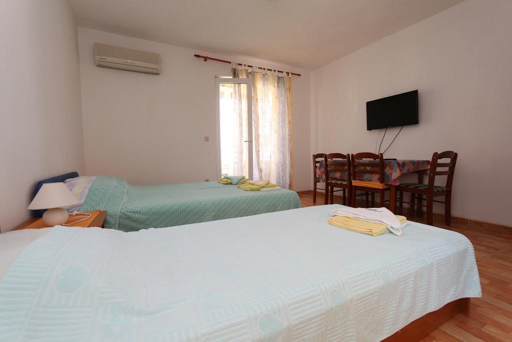 Apartments Antoneta Makarska Esterno foto