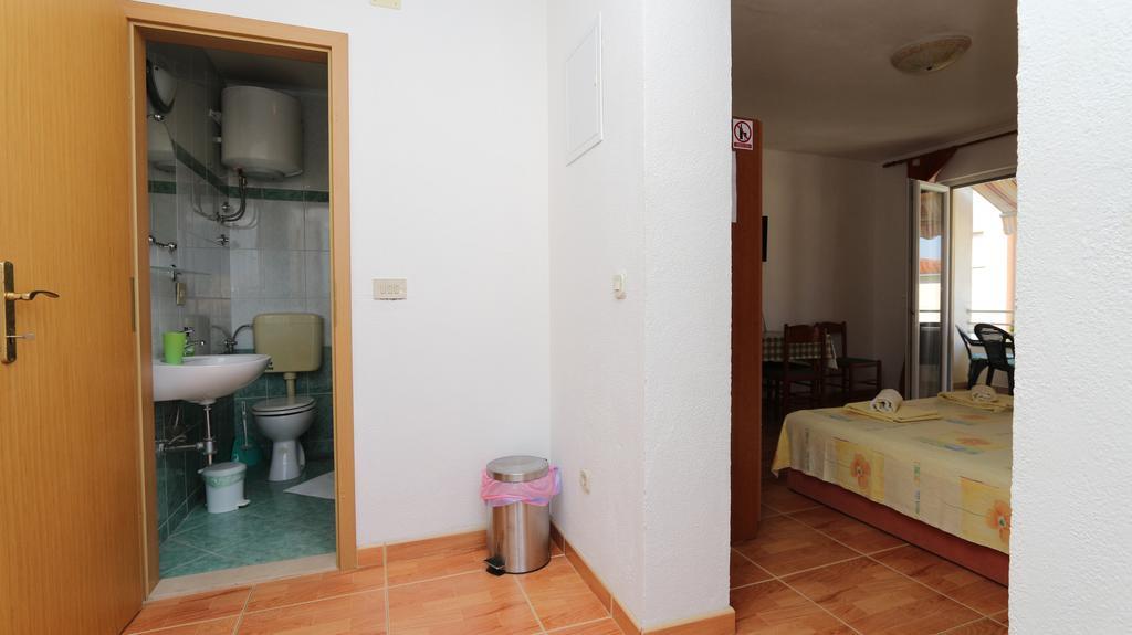 Apartments Antoneta Makarska Esterno foto
