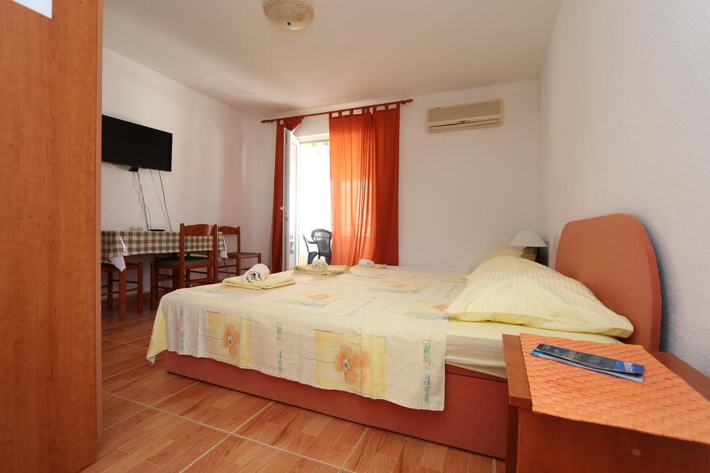 Apartments Antoneta Makarska Esterno foto